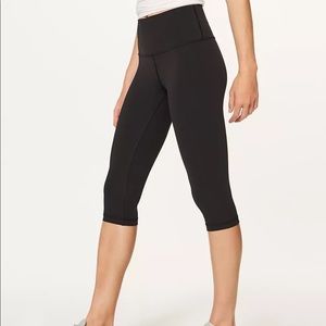 Lululemon Wunder under 1/2 tight.